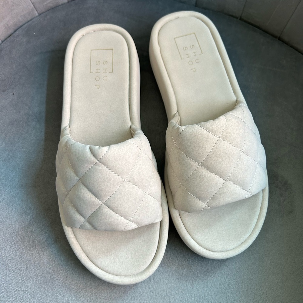 Shushop Quilted Slip On Slides - size 6 shu shop